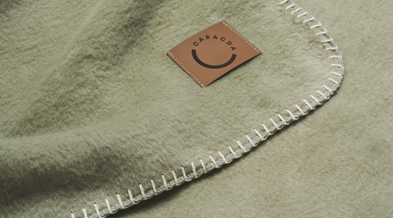 JOOP! Kuscheldecke vs. caracda Kuscheldecke – Welche macht deinen Kuschelmoment perfekt?