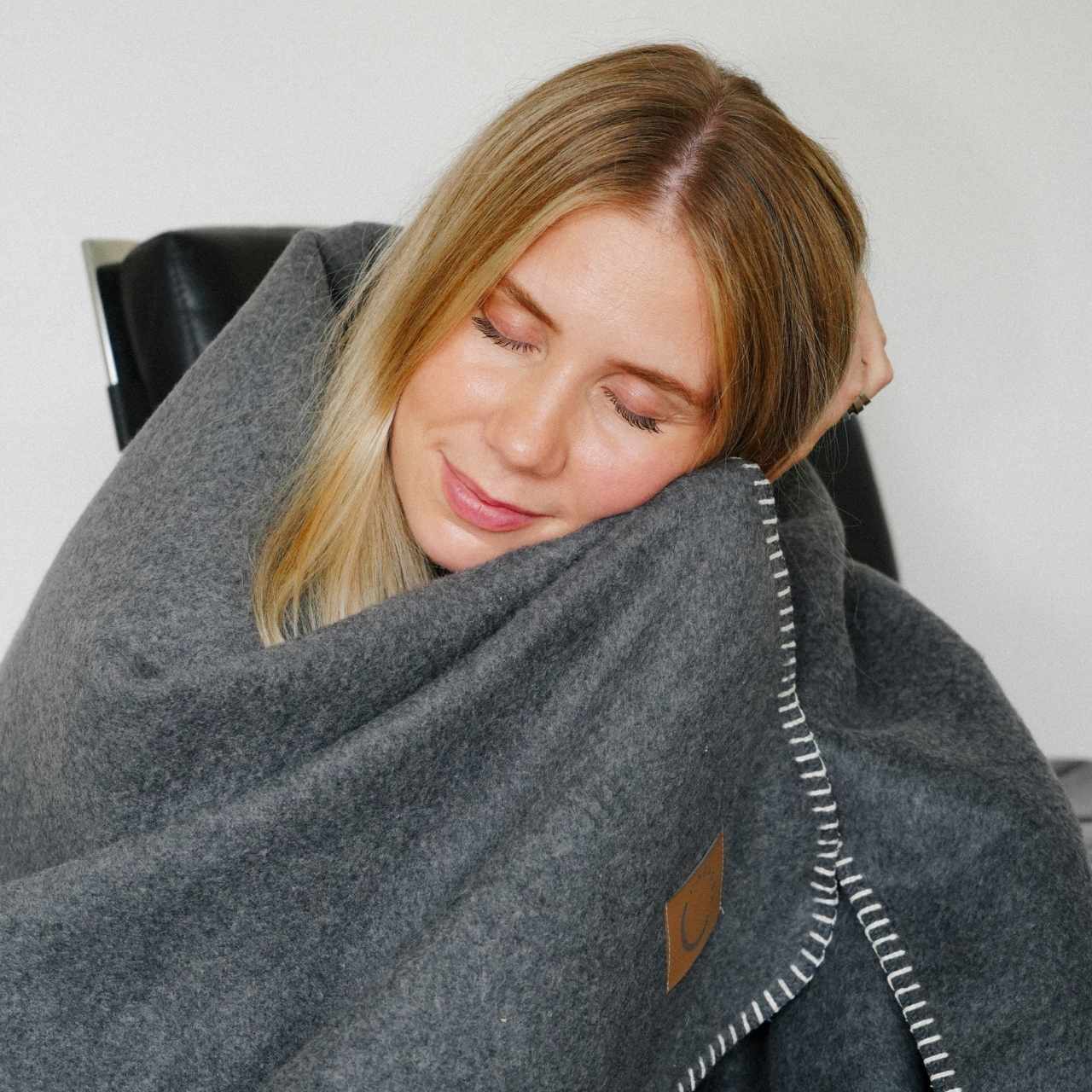 Bio-Baumwolldecke Anna Cuddle, Dunkelgrau