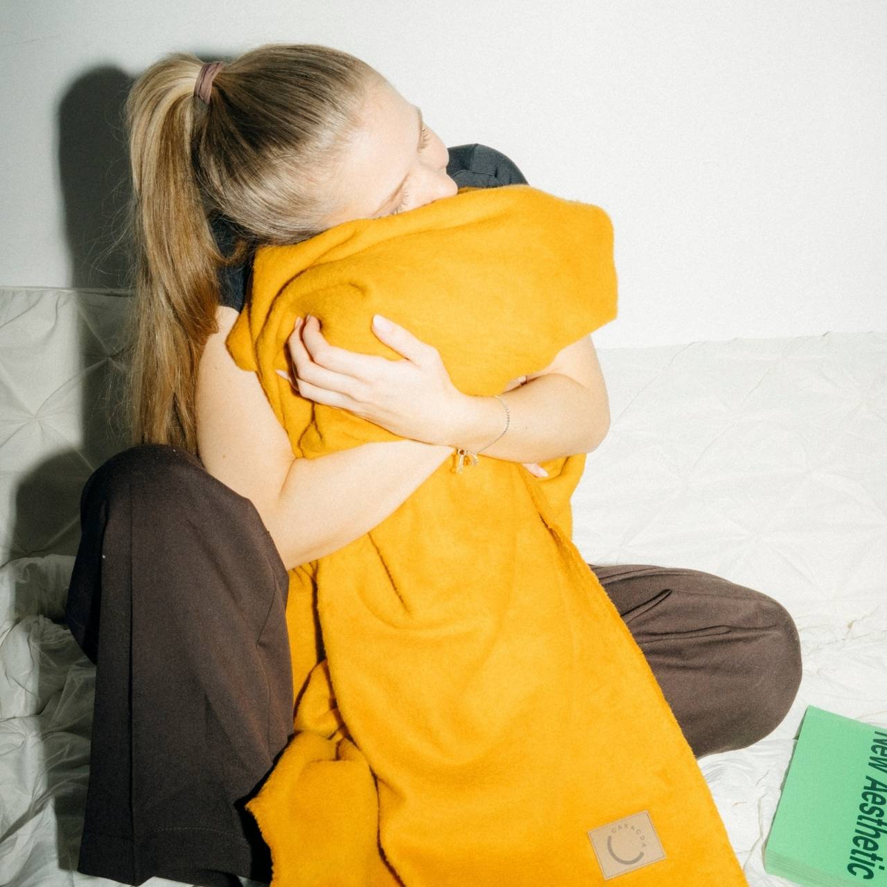 Bio-Baumwolldecke Anna Cuddle, Ockergelb